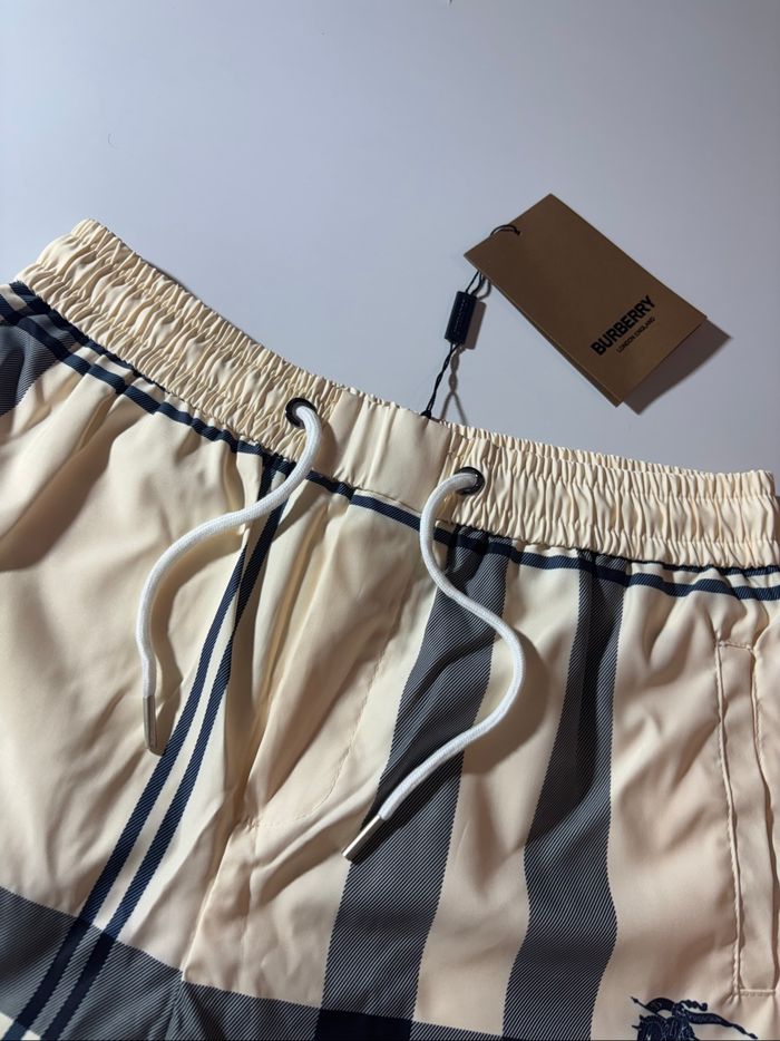 short Burberry - photo numéro 4