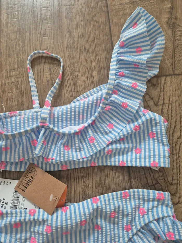Maillot de bain 8 ans 2 pièce neuf - photo numéro 3