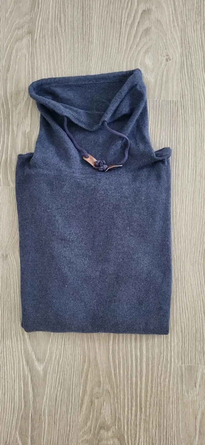 Pull bleu avec col long - photo numéro 2