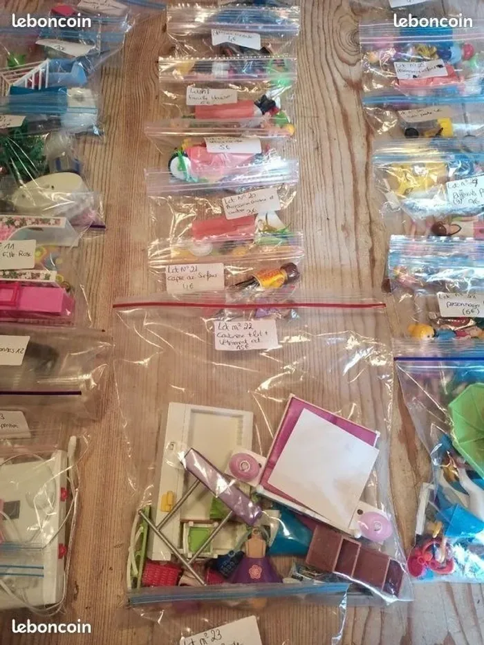 Lot de différents playmobil en sachet - photo numéro 2