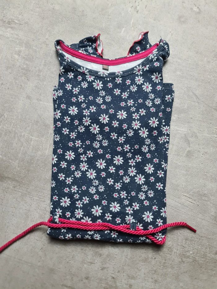Robe été bleu fleurs blanches manches courtes fille Taille 7 ans Cordon rouge à la ceinture - photo numéro 3