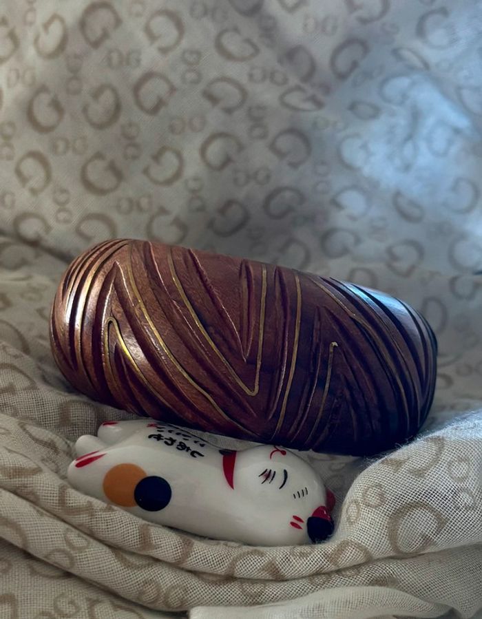 Bracelet jonc épais en bois sculpté vintage