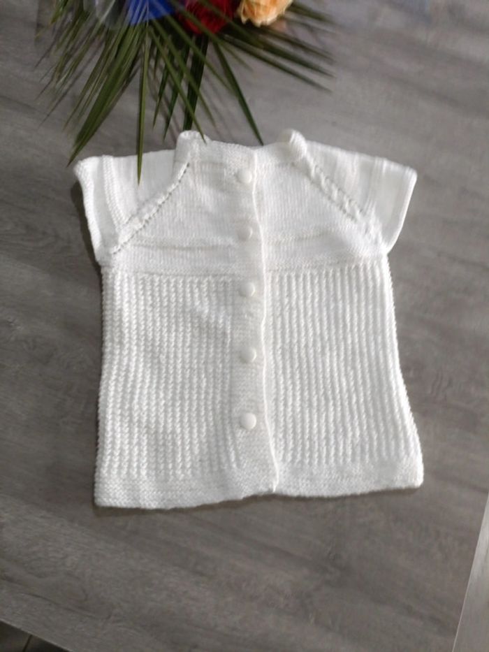 Gilet en laine 100 % manche courte – Blanc – Manches courtes – 80 cm – Boutons - photo numéro 2