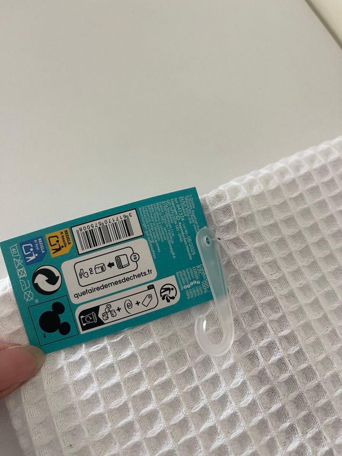 Lot 2 torchons rouge blanc Noël stitch Disney - photo numéro 3