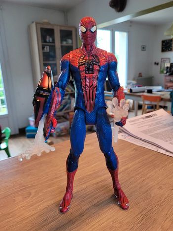 Vends figurine marvel habro spiderman 2012
