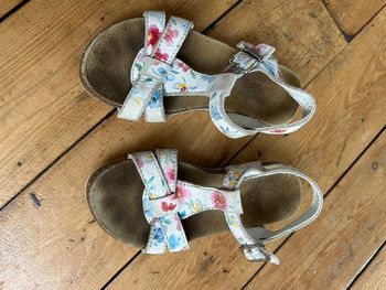 Sandalettes cuir fleuri 26 Bopy 