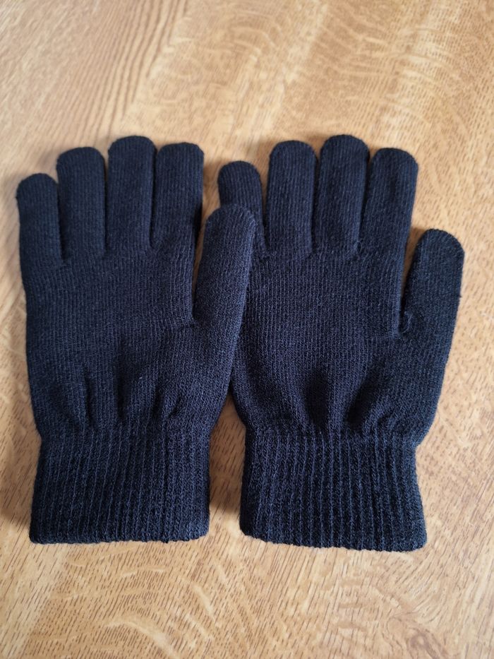 Paire de gants noirs classiques