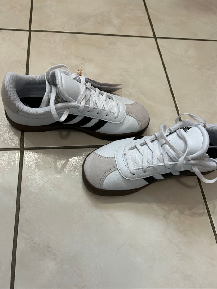 Basket femme neuve - photo numéro 2