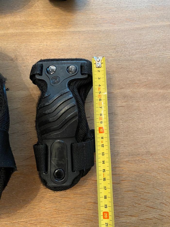 Lot de deux paires de protections genoux et deux paires de protections mains taille S - photo numéro 14