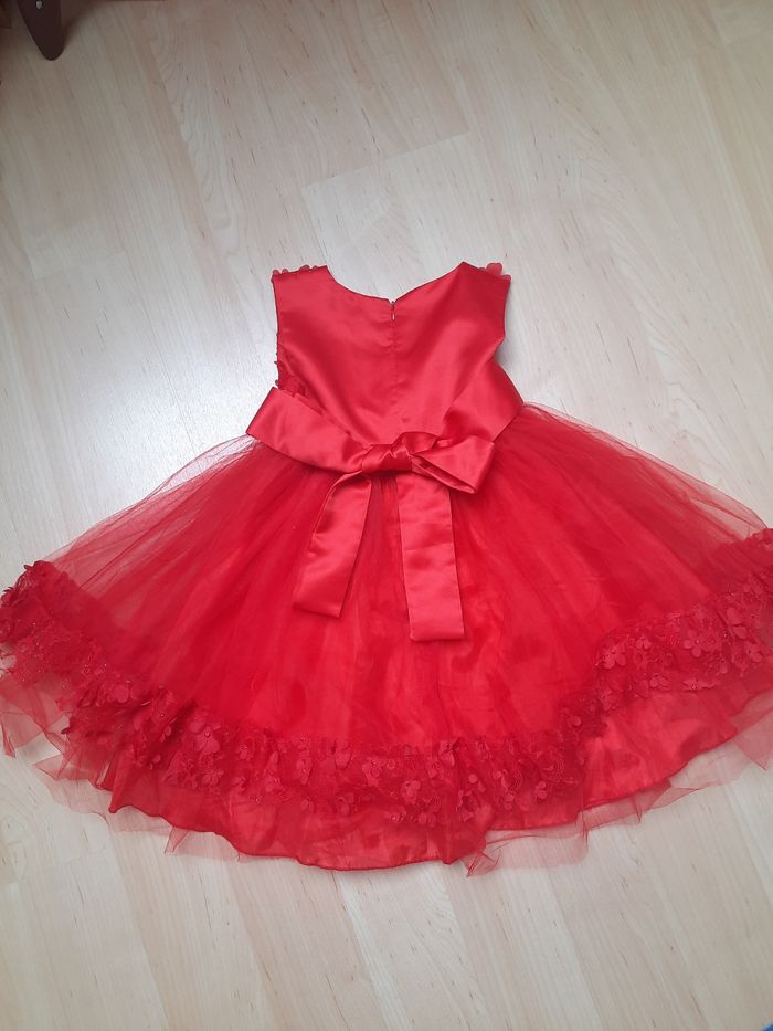 Robe de cérémonie rouge. 5ans - photo numéro 2