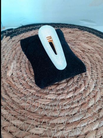 Barrette  cheveux blanc pailletée  n°22