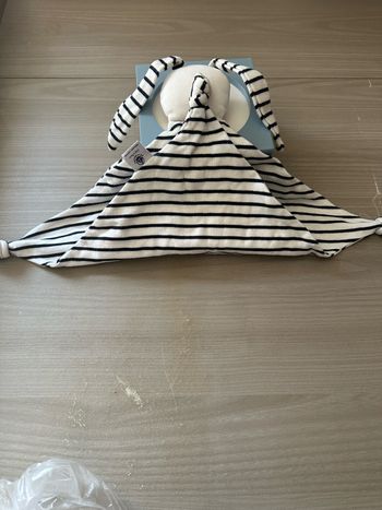 Doudou rayé bleu blanc petit Bateau
