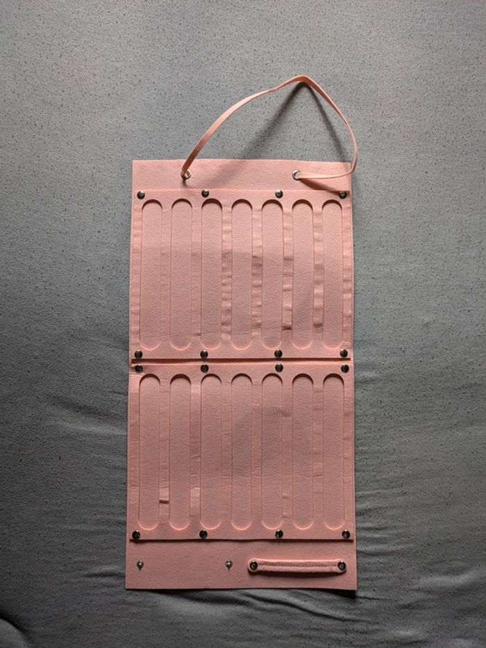 Support barrette et serre tête chouchou