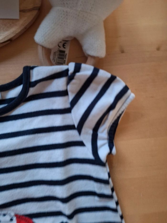 T-shirt manches courtes pour fille taille 18mois très bon état - photo numéro 2