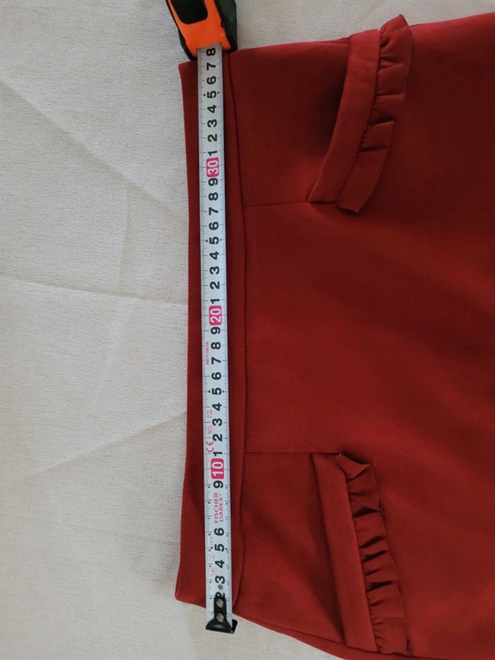 Jupe courte rouge, touché velour - photo numéro 5