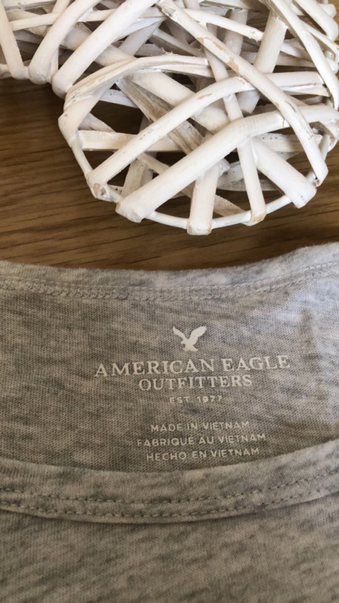 Tee shirt american eagle taille XS gris inscriptions - photo numéro 3