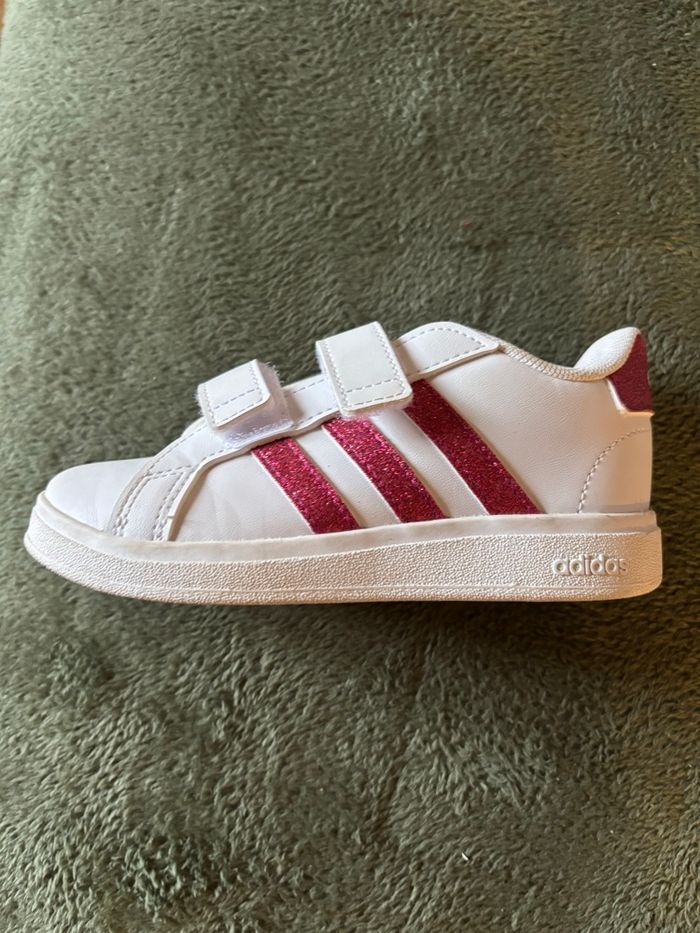 Basket Adidas taille 27 neuf - photo numéro 2