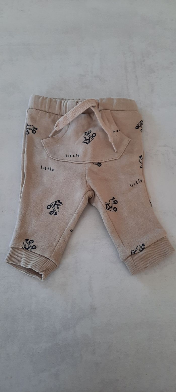 Jogging marron 1 mois