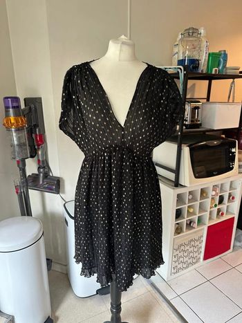 Robe noire et dorée Zara