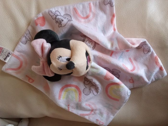 Minnie / Mickey  doudou plat carré Disney arc en ciel tête  avec noeud rose clair d'occasion
