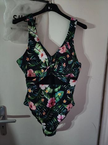 Maillot de bain femme taille 1XL (44-46)- shein curve- neuf dans l'emballage