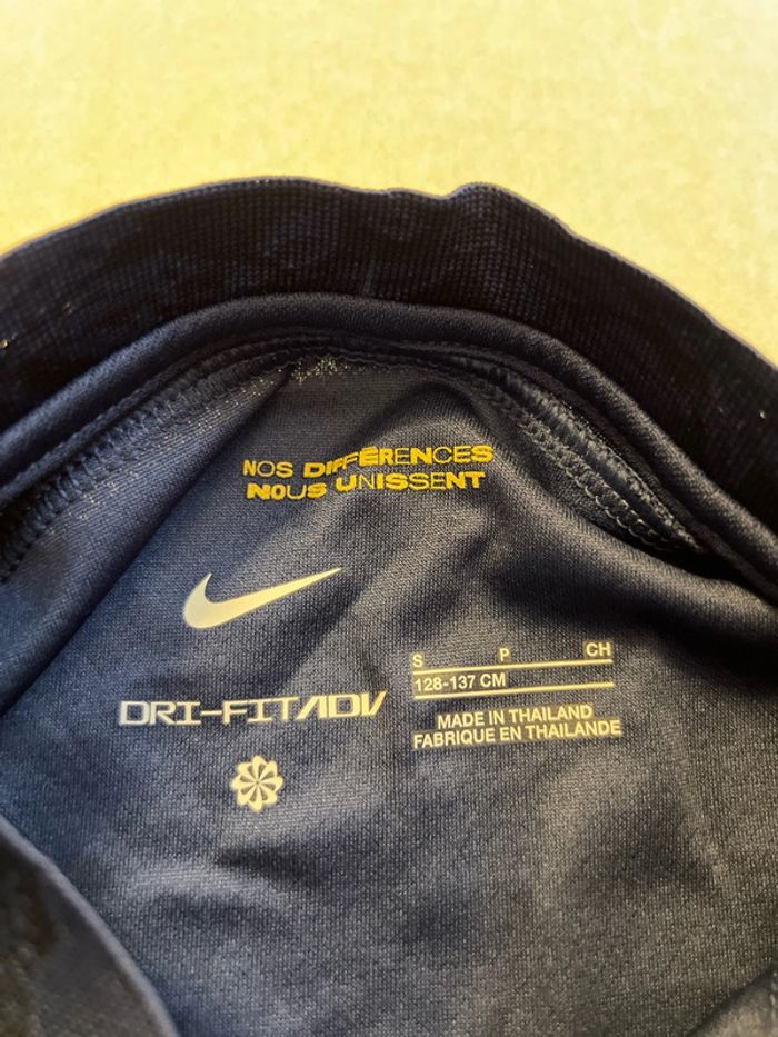 Maillot de foot Nike, équipe de France avec 2 étoiles taille 8/10 ans authentique neuf - photo numéro 4