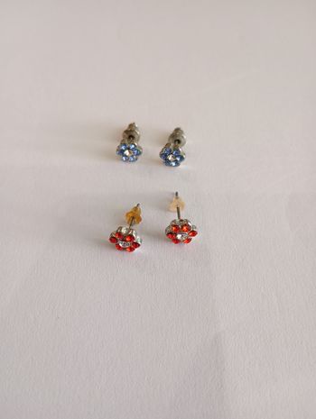 Boucles d'oreille fleurs orange bleues