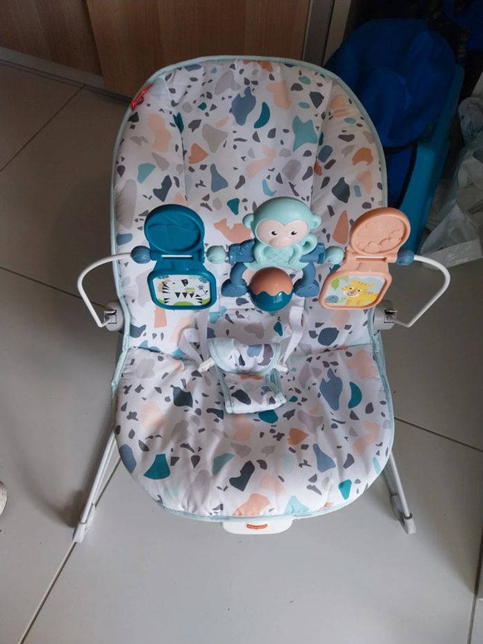 Transat bébé vibrant Fisher Price baby bouncer