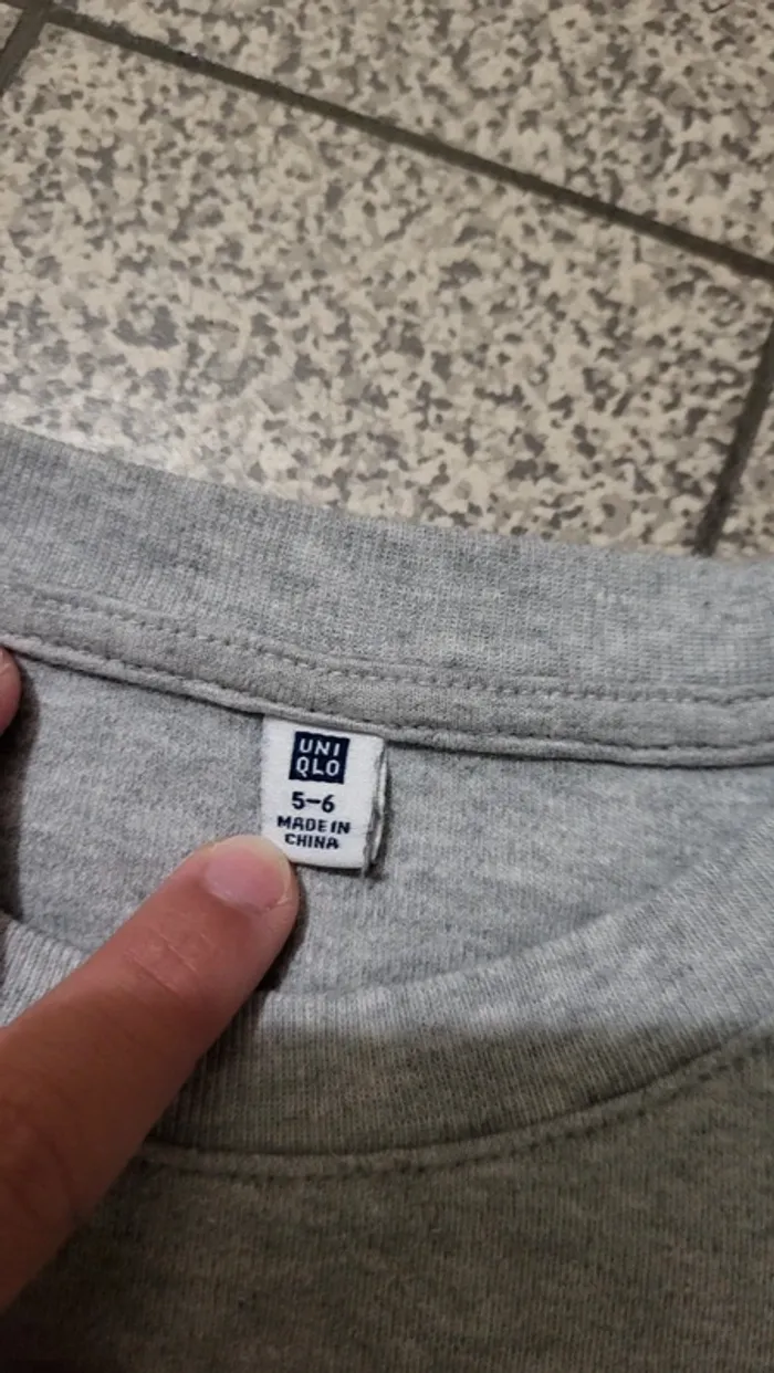 Pull gris manches longues 5-6 ans - photo numéro 2