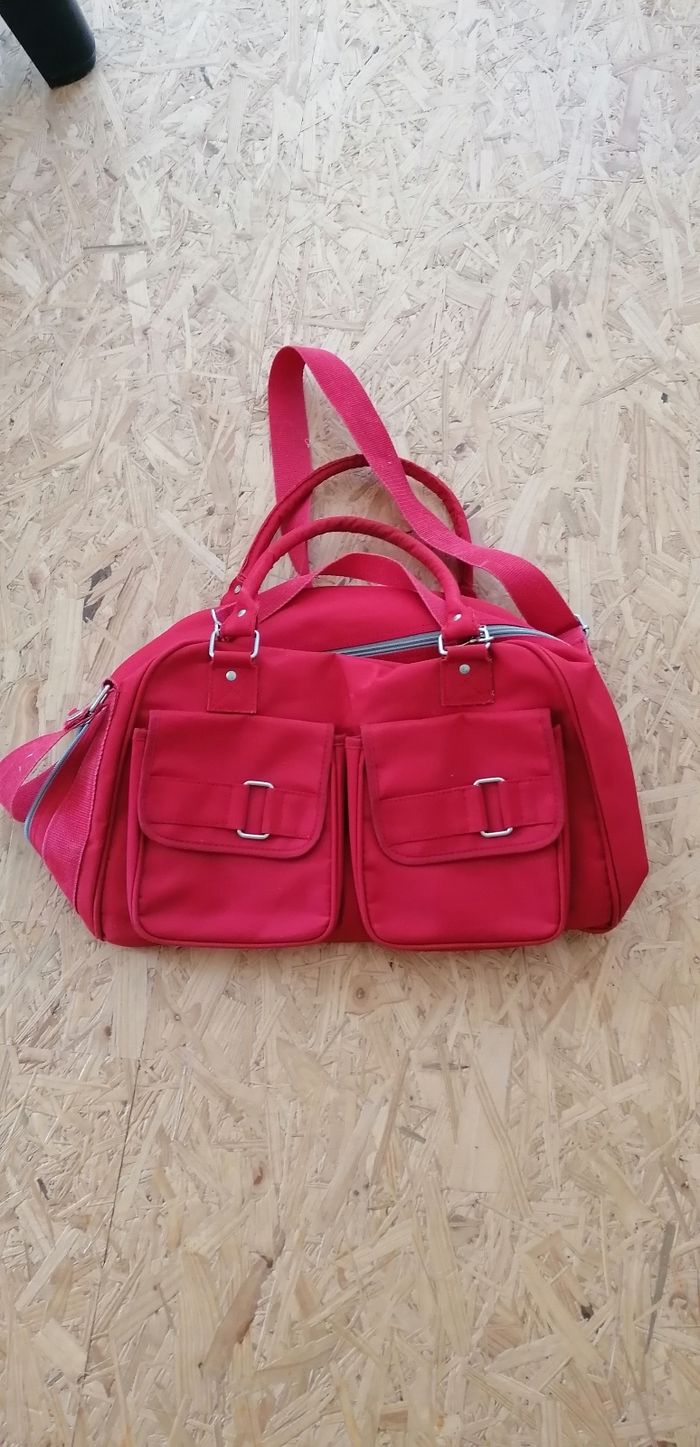 Sac à langer rouge