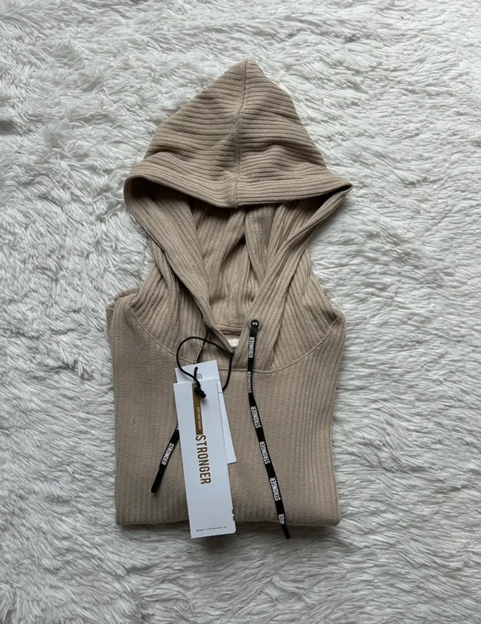 Pull Stronger - photo numéro 3