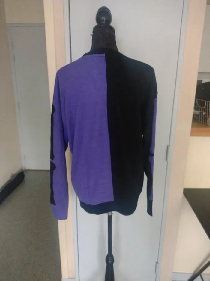 Pull squelette violet et noir FSBN – Taille S - photo numéro 4