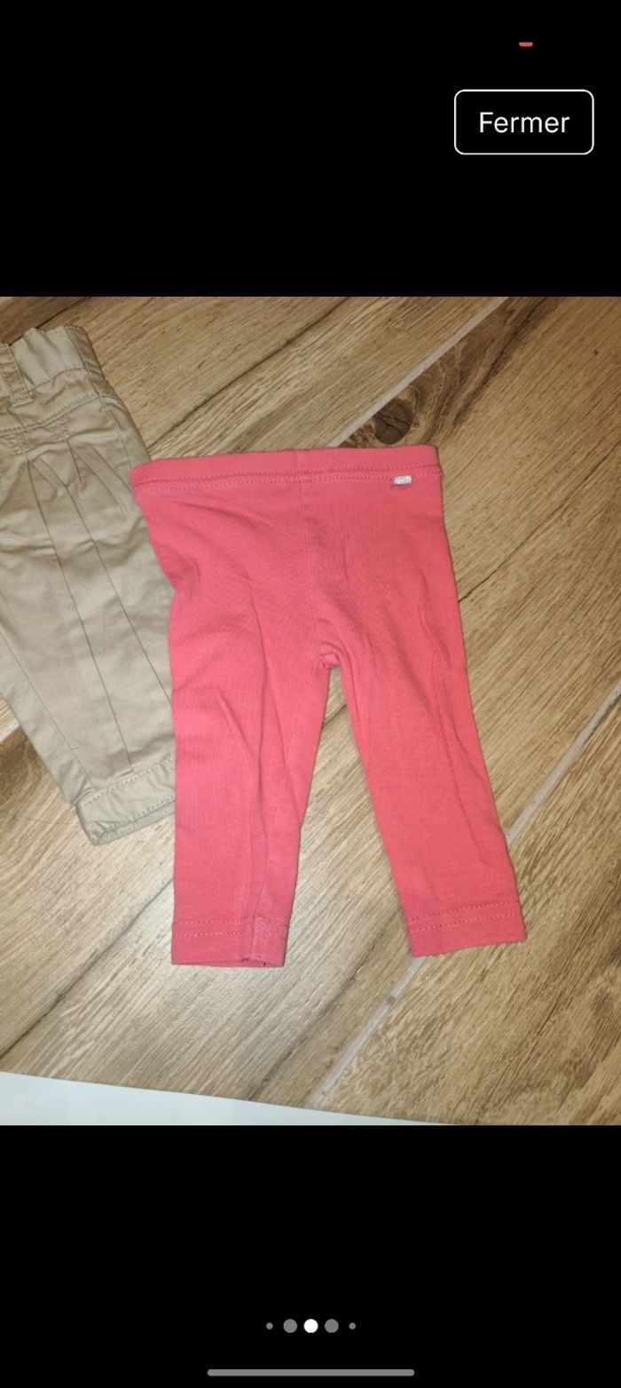 Lot 2 leggings rose et blanc à fleurs 
et 1 pantalon habillé pincé beige 
Taille 3 mois 59 cm
Marque Gémo tape à l'oeil et tex - photo numéro 4