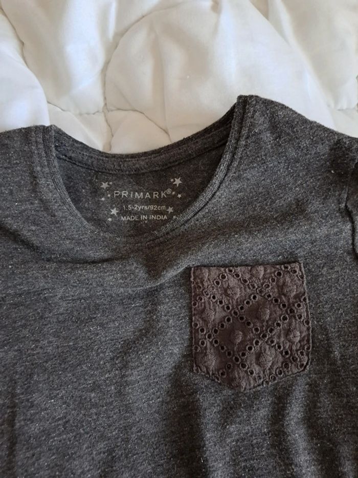 Tee shirt pailleté neuf 2 ans - photo numéro 2