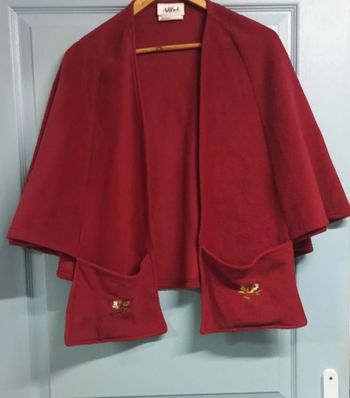 Cape épaule avec poches