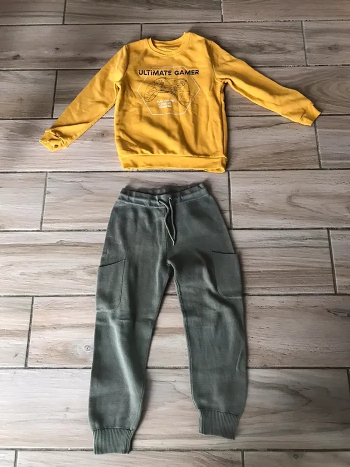 Tenue 8 ans pull et pantalon