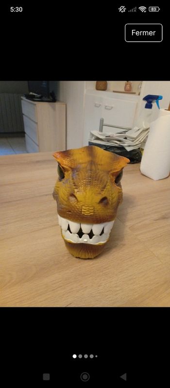 Tete de dino + ses figurines