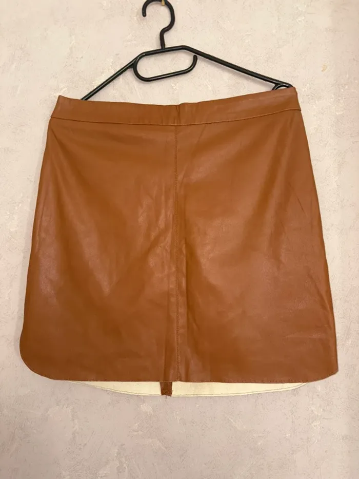 Jupe simili cuir marron tendance - photo numéro 2