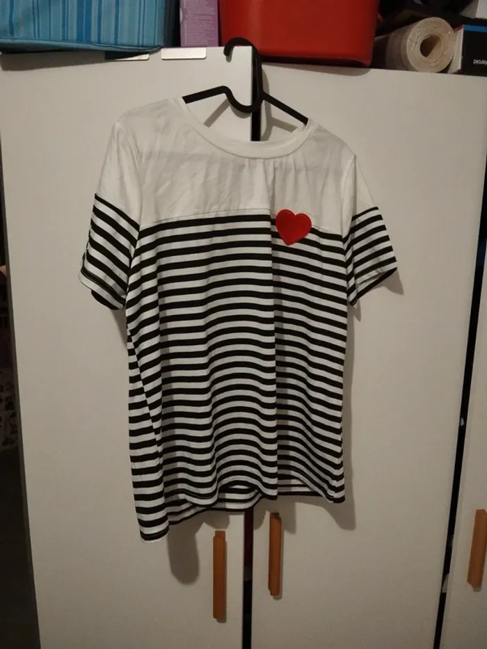 Tee shirt coeur femme