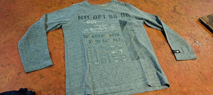 Lot Haut garçon 8ans - photo numéro 3