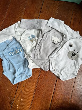 Lot de 4 bodys 1 mois