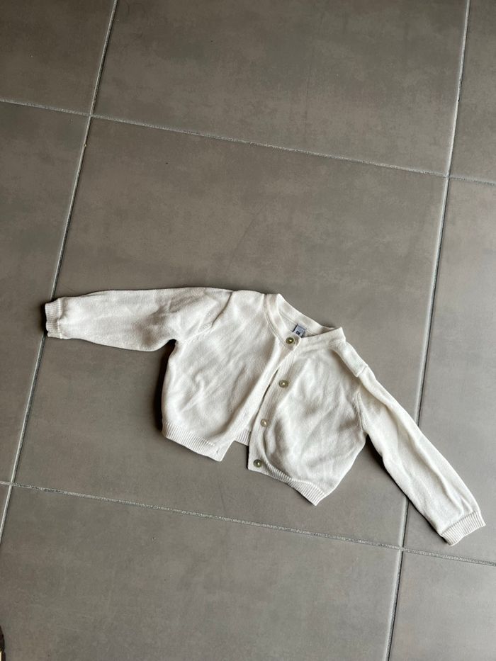 Lot de 3 gilets bébé 6 mois fille - photo numéro 2