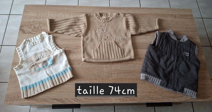 Lot 3 hauts 9 mois