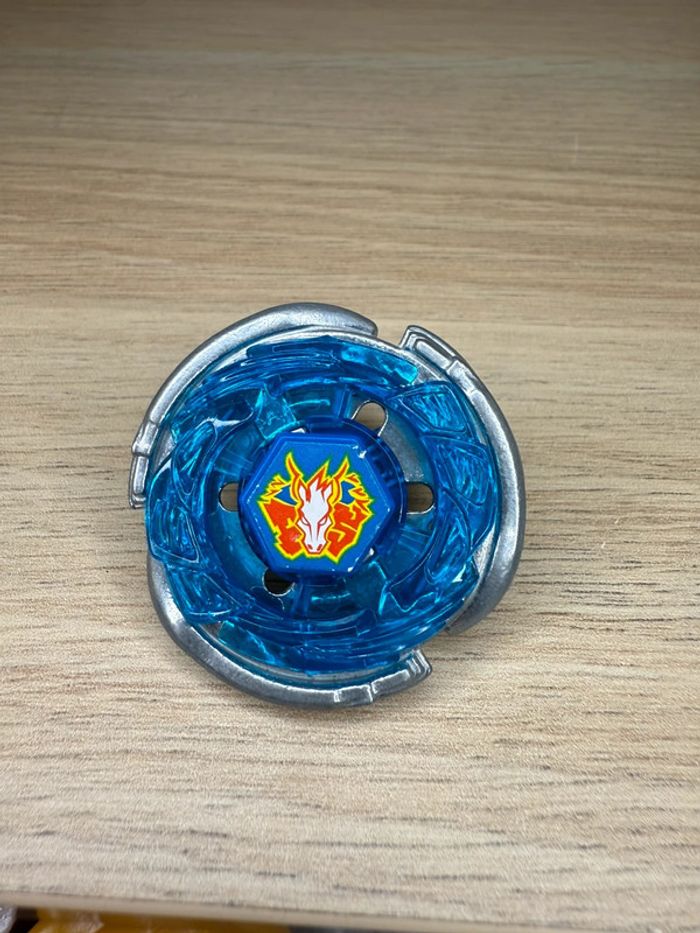 Toupie beyblade storm pegasus