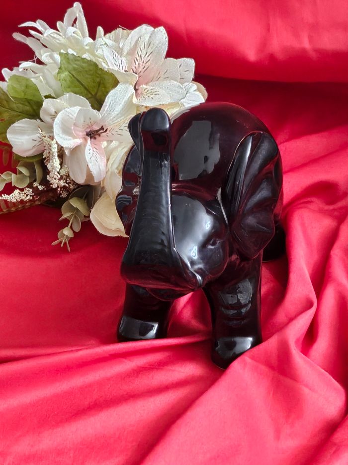 Statue éléphant noir - photo numéro 3
