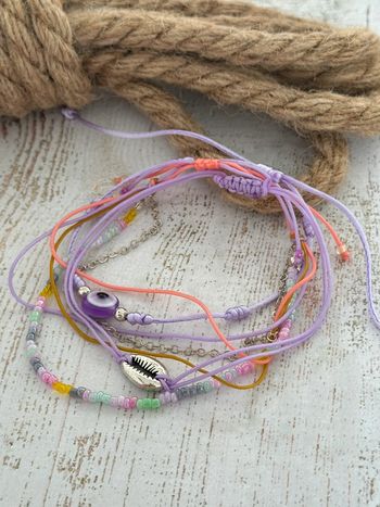 Lot 3 bracelets breloque en perles de couleur ton parme lilas