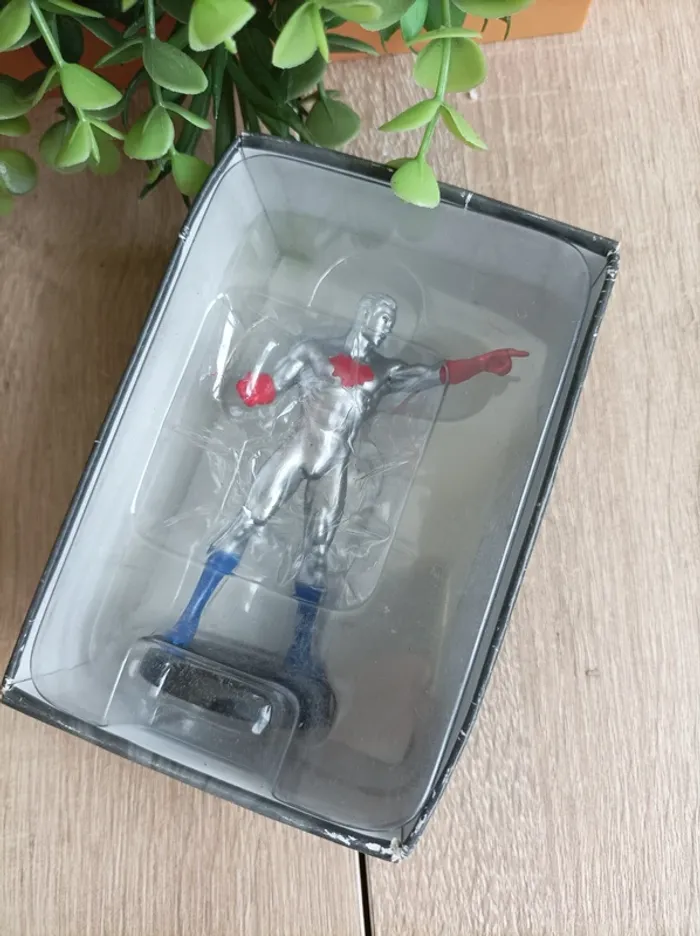 Figurine Captain Atom DC Comics Eaglemoss Super Hero - photo numéro 4