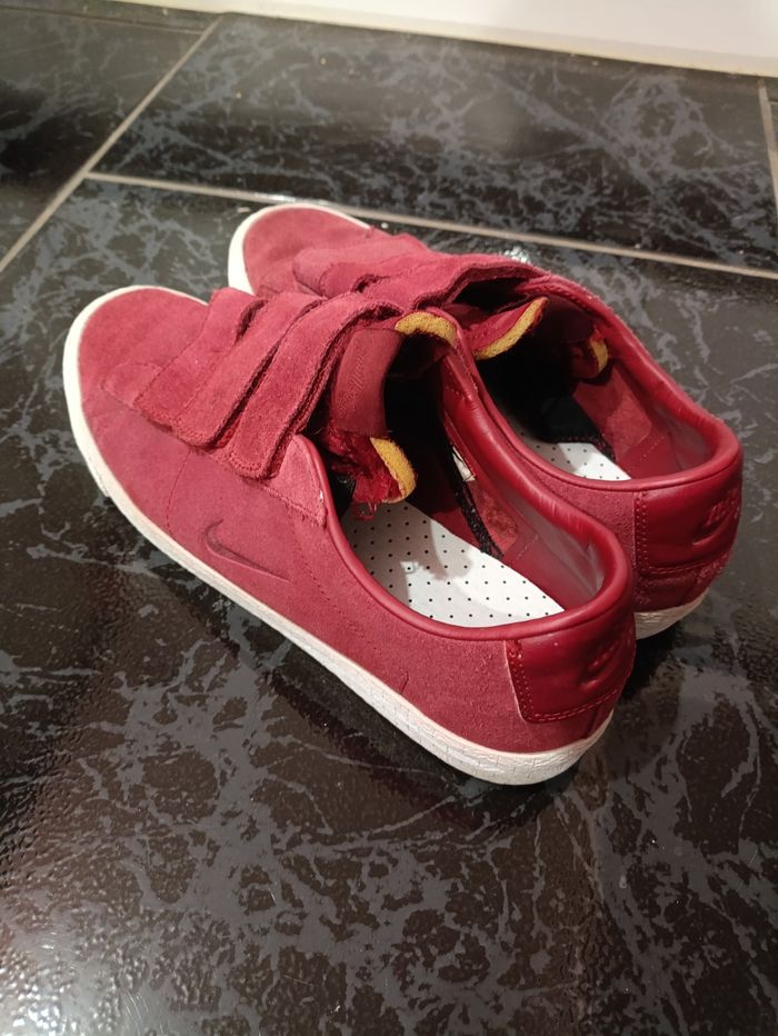 Baskets Nike type daim rouge - photo numéro 2