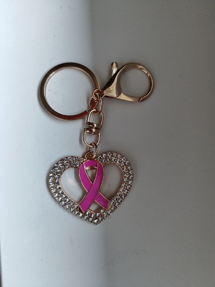 🩷 Soutien octobre rose Porte clef neuf