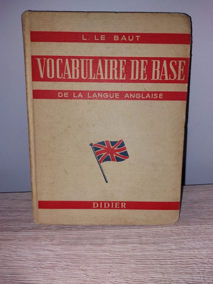 Livre scolaire vocabulaire de base